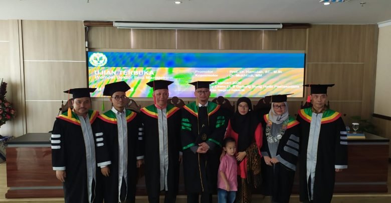 Ketua Pemuda Muhammadiyah Jawa Barat Raih Gelar Doktor Ketua Pemuda Muhammadiyah Jawa Barat Raih Gelar Doktor