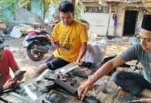 Pengrajin Pemuda Muhammadiyah Ujungjaya Produksi Ratusan Faceshield Pengrajin Pemuda Muhammadiyah Ujungjaya Produksi Ratusan Faceshield
