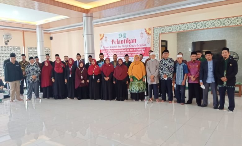 PWM Jabar Lantik Kepala Sekolah dan Wakil Kepala SMA dan SMK Muhammadiyah se-Cileungsi PWM Jabar Lantik Kepala Sekolah dan Wakil Kepala SMA dan SMK Muhammadiyah se-Cileungsi