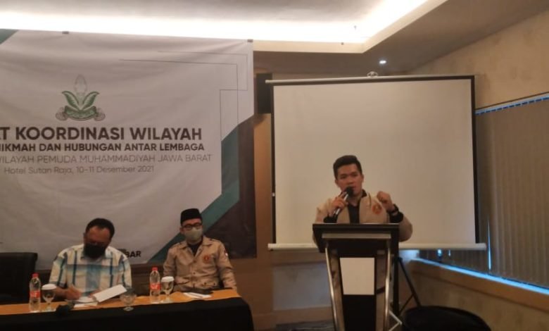 Rakorwil Bidang Hikmah dan Hubungan Antar Lembaga Pemuda Muhammadiyah Jawa Barat: Pemuda Negarawan Berkemajuan Rakorwil Bidang Hikmah dan Hubungan Antar Lembaga Pemuda Muhammadiyah Jawa Barat: Pemuda Negarawan Berkemajuan