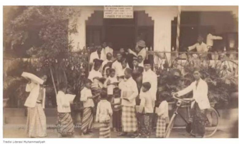 Muhammadiyah dan Tradisi Literasinya Yang Menakjubkan Muhammadiyah dan Tradisi Literasinya Yang Menakjubkan