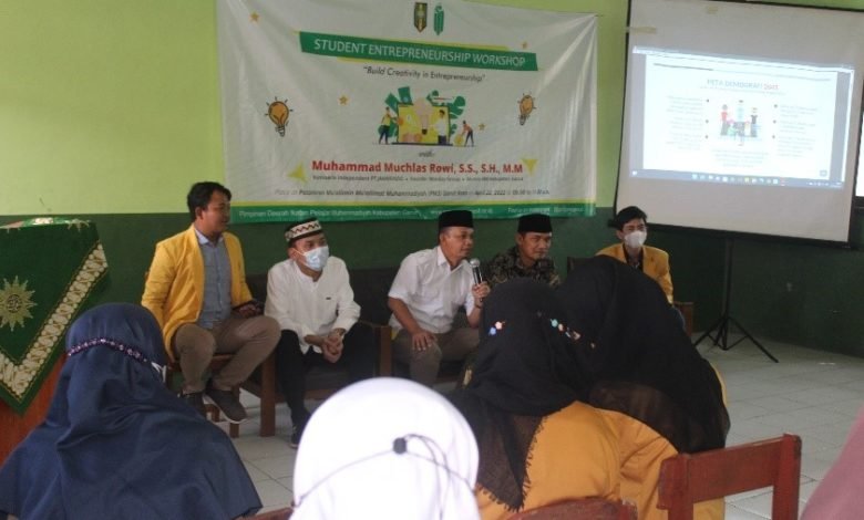 Student Entrepeneurship Workshop Sebagai Manifestasi PD IPM Kabupaten Garut Mewujudkan Entrepreneurial Student Student Entrepeneurship Workshop Sebagai Manifestasi PD IPM Kabupaten Garut Mewujudkan Entrepreneurial Student