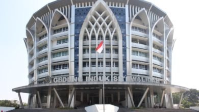 Fakultas Hukum UMS Dinobatkan Sebagai PTS Terbaik Indonesia Fakultas Hukum UMS Dinobatkan Sebagai PTS Terbaik Indonesia