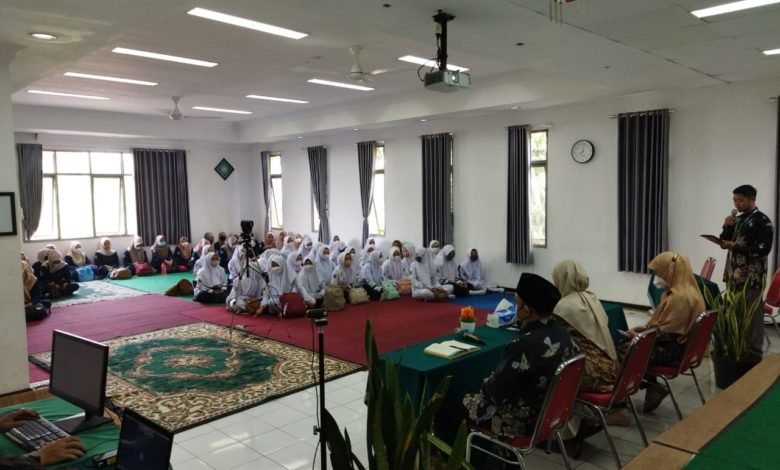 Lulusannya Mudah Terserap dalam Dunia Kerja, Ini Program Unggulan Unisa Bandung! Lulusannya Mudah Terserap dalam Dunia Kerja, Ini Program Unggulan Unisa Bandung!