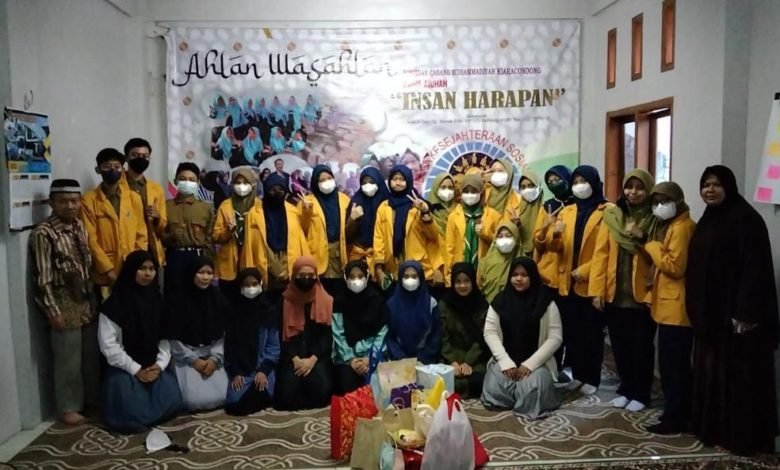 Rayakan Hari Perdamaian Dunia, IPM SMP Muhammadiyah 8 Bandung Lakukan Kegiatan Sosial ke Anak Panti Rayakan Hari Perdamaian Dunia, IPM SMP Muhammadiyah 8 Bandung Lakukan Kegiatan Sosial ke Anak Panti