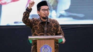 Ustadz Adi Hidayat Sampaikan 3 Alasan Bangga Jadi Kader Muhammadiyah Ustadz Adi Hidayat Sampaikan 3 Alasan Bangga Jadi Kader Muhammadiyah