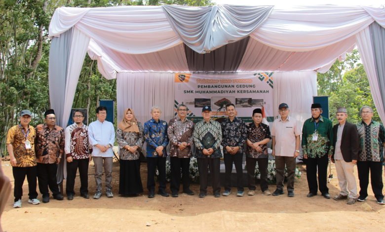 Peletakan Batu Pertama Pembangunan Gedung SMK Muhammadiyah Kersamanah Menandai Era Baru Pendidikan Unggul Peletakan Batu Pertama Pembangunan Gedung SMK Muhammadiyah Kersamanah Menandai Era Baru Pendidikan Unggul