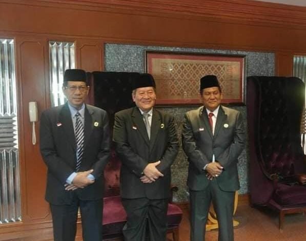 Memoriam Of Dr. H. Zulkarnaen, SH,MH Memoriam Of Dr. H. Zulkarnaen, SH,MH