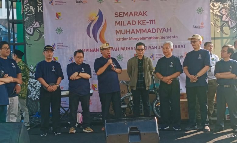 Ribuan Peserta Ikuti Jalan Santai PWM Jabar Bertajuk “Ikhtiar Menyelamatkan Semesta” Ribuan Peserta Ikuti Jalan Santai PWM Jabar Bertajuk “Ikhtiar Menyelamatkan Semesta”