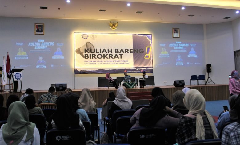 Kuliah Bareng Birokrat UM Bandung Mencerahkan Mahasiswa Tentang Politik Dinasti Kuliah Bareng Birokrat UM Bandung Mencerahkan Mahasiswa Tentang Politik Dinasti