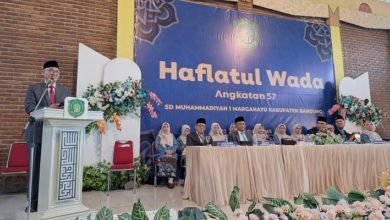 Jadilah Anak Panah Persyarikatan Muhammadiyah Untuk Memajukan Indonesia dan Mencerahkan Semesta Jadilah Anak Panah Persyarikatan Muhammadiyah Untuk Memajukan Indonesia dan Mencerahkan Semesta