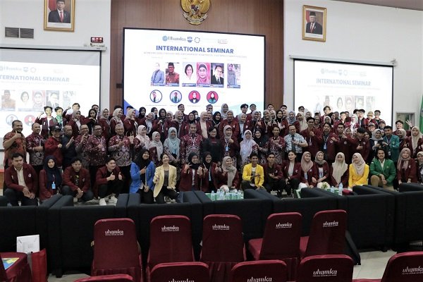 Mahasiswa dan Dosen Prodi Manajemen UM Bandung Studi Banding ke Uhamka Mahasiswa dan Dosen Prodi Manajemen UM Bandung Studi Banding ke Uhamka
