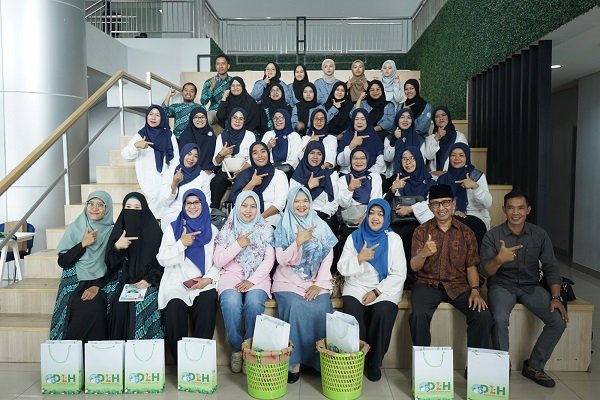 Produk Penelitian Mahasiswa dan Pelatihan Pengelolaan Sampah Ramaikan Ekspo Bioteknologi UM Bandung Produk Penelitian Mahasiswa dan Pelatihan Pengelolaan Sampah Ramaikan Ekspo Bioteknologi UM Bandung