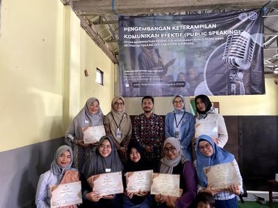 Sukses! Prodi Ilmu Komunikasi UM Bandung Adakan Pelatihan Public Speaking Bagi Masyarakat Sukses! Prodi Ilmu Komunikasi UM Bandung Adakan Pelatihan Public Speaking Bagi Masyarakat