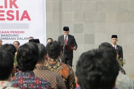 UM Bandung Gelar Upacara Bendera Dalam Rangka HUT ke-79 RI UM Bandung Gelar Upacara Bendera Dalam Rangka HUT ke-79 RI