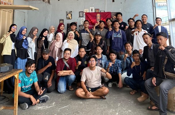 Politik Harus Berlandaskan Cinta, Bukan Nafsu Kekuasaan Politik Harus Berlandaskan Cinta, Bukan Nafsu Kekuasaan