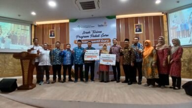 1.000 Guru Honorer Peroleh Bantuan Program Peduli Guru, Kolaborasi Lazismu dan UPZ Permata Bank Syariah 1.000 Guru Honorer Peroleh Bantuan Program Peduli Guru, Kolaborasi Lazismu dan UPZ Permata Bank Syariah