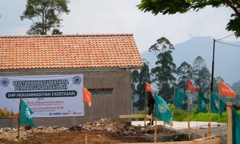 PWM Jabar dan Lazismu Kolaborasi Rekonstruksi SMP 3 Muhammadiyah Kertasari PWM Jabar dan Lazismu Kolaborasi Rekonstruksi SMP 3 Muhammadiyah Kertasari
