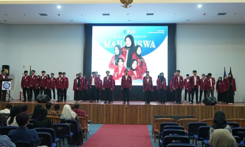 Kabinet Lentera BEM UM Bandung Resmi Dilantik, Siap Bangkitkan Energi Positif Kabinet Lentera BEM UM Bandung Resmi Dilantik, Siap Bangkitkan Energi Positif