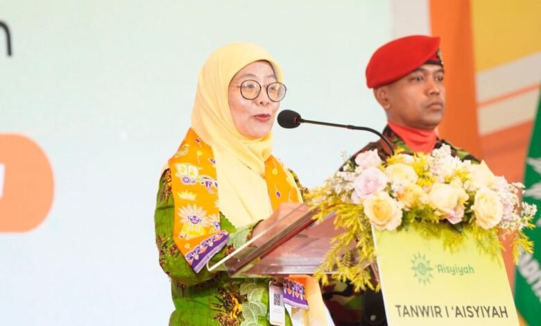 Aisyiyah Bergerak Wujudkan Masyarakat Berkeadilan Aisyiyah Bergerak Wujudkan Masyarakat Berkeadilan