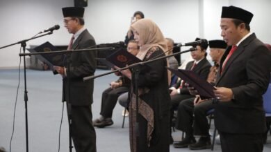 Lantik Tiga Pejabat Baru, Ini Pesan Penting Rektor UM Bandung