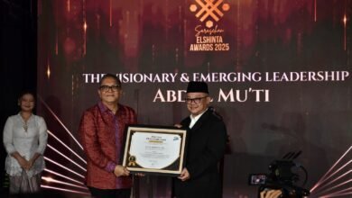 Mendikdasmen Raih Penghargaan The Visionary and Emerging Leadership di Elshinta Award 2025