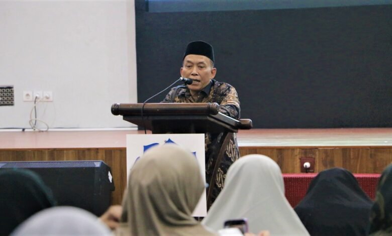 Ibadah Harus Dilaksanakan Berdasarkan Keyakinan, Bukan Ikut-ikutan Ibadah Harus Dilaksanakan Berdasarkan Keyakinan, Bukan Ikut-ikutan
