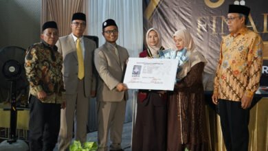 51 Santri Al-Furqon Singaparna Lulus, Dilepas Lewat Takriimun Najihiin 51 Santri Al-Furqon Singaparna Lulus, Dilepas Lewat Takriimun Najihiin