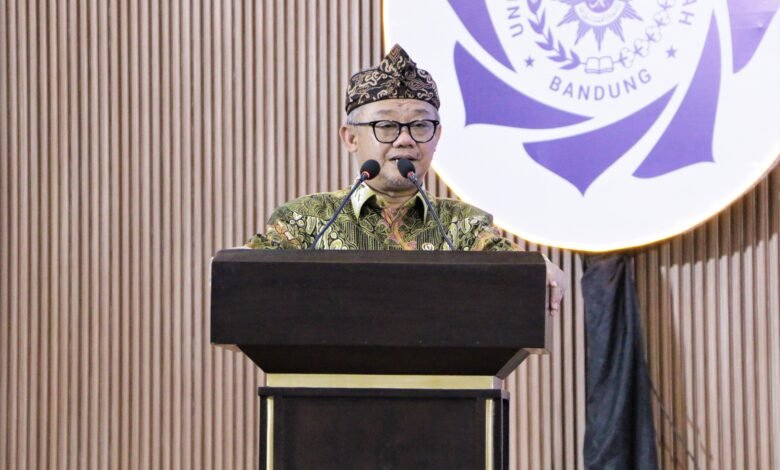 Mendikdasmen Dorong Mahasiswa UM Bandung Bangun Growth Mindset Mendikdasmen Dorong Mahasiswa UM Bandung Bangun Growth Mindset