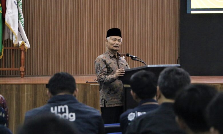 Sekretaris MUI Jabar Ingatkan Umat Islam Jangan Sampai Seperti Buih di Lautan Sekretaris MUI Jabar Ingatkan Umat Islam Jangan Sampai Seperti Buih di Lautan