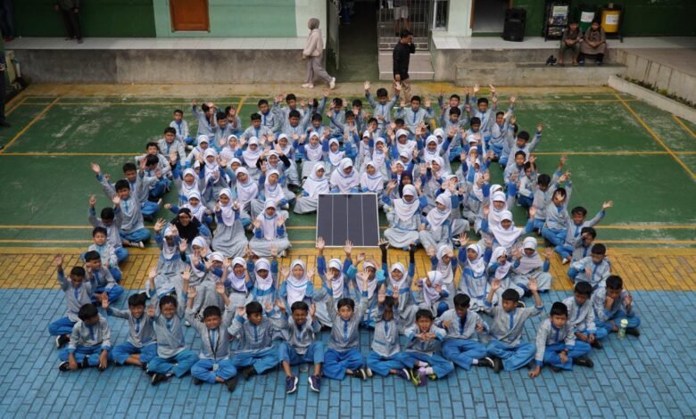 Aisyiyah Nyalakan Semangat Energi Terbarukan Lewat Roadshow Green Hero 1000 Cahaya Aisyiyah Nyalakan Semangat Energi Terbarukan Lewat Roadshow Green Hero 1000 Cahaya