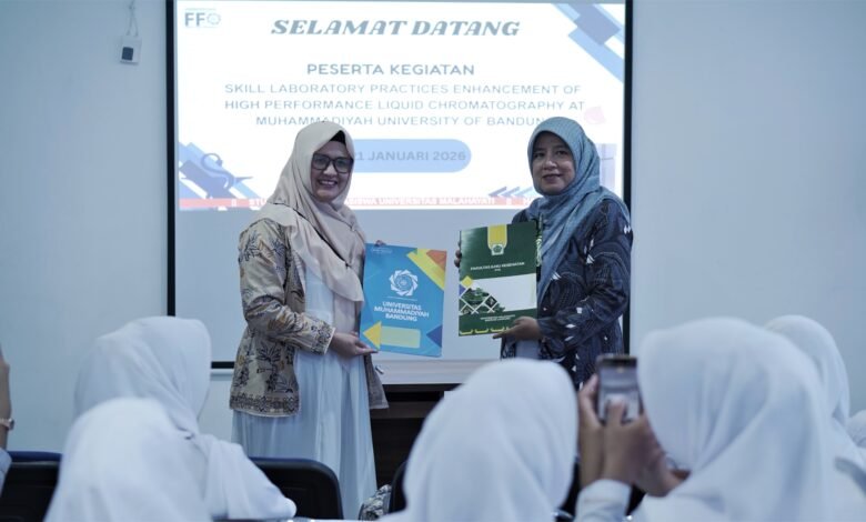 UM Bandung dan Universitas Malahayati Tingkatkan Kualitas Pembelajaran Analisis Farmasi UM Bandung dan Universitas Malahayati Tingkatkan Kualitas Pembelajaran Analisis Farmasi
