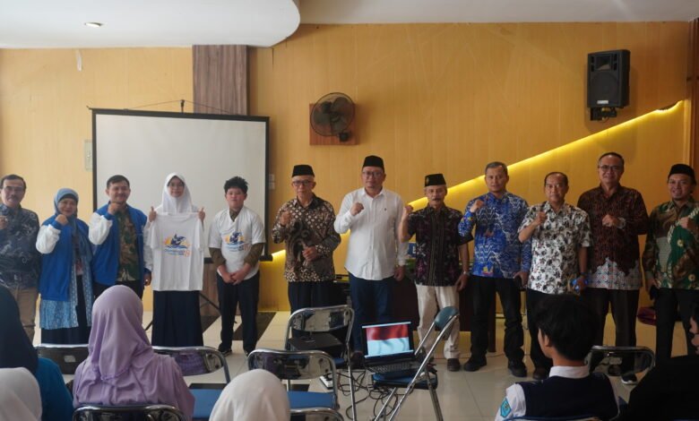 PWM Jawa Barat Lepas Kontingen Olympicad VIII Ke Makassar PWM Jawa Barat Lepas Kontingen Olympicad VIII Ke Makassar