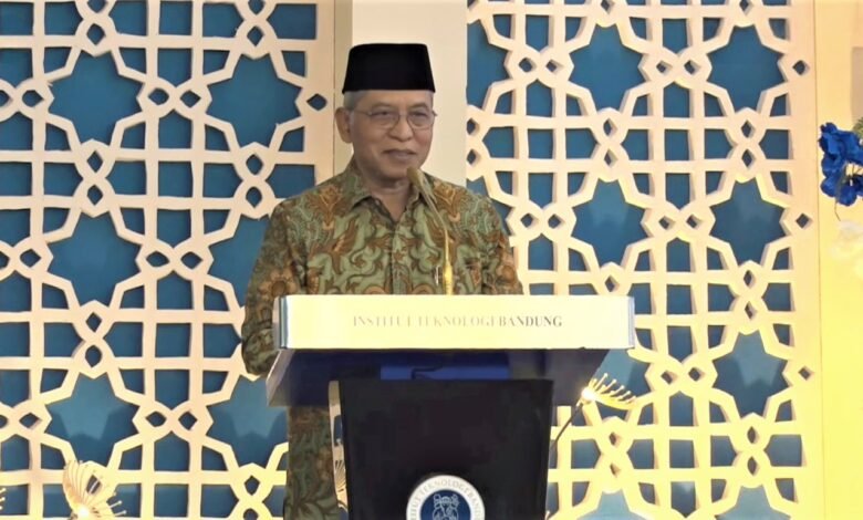 Halal Bihalal Momentum Hijrah Spiritual di Tengah Disrupsi Zaman Halal Bihalal Momentum Hijrah Spiritual di Tengah Disrupsi Zaman