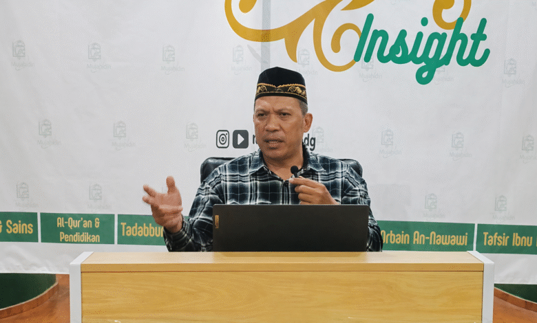 Masa Depan Umat Ditentukan oleh Generasi Berilmu, Jujur, dan Amanah Masa Depan Umat Ditentukan oleh Generasi Berilmu, Jujur, dan Amanah