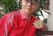 Ketika Denting Sendok Lebih Bising daripada Jeritan Kelaparan Ketika Denting Sendok Lebih Bising daripada Jeritan Kelaparan